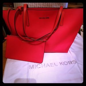 Michael Kors XL Jet Set Tote and Pouch